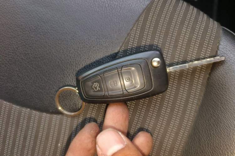 Used Ford Focus 2012 Sedan 1.6L Manual Fashion Edition Vehicle Key