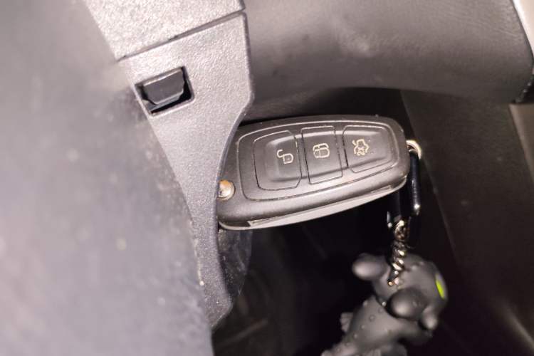 Used Ford Focus 2012 Sedan 1.6L Automatic Fashion Edition Vehicle Key
