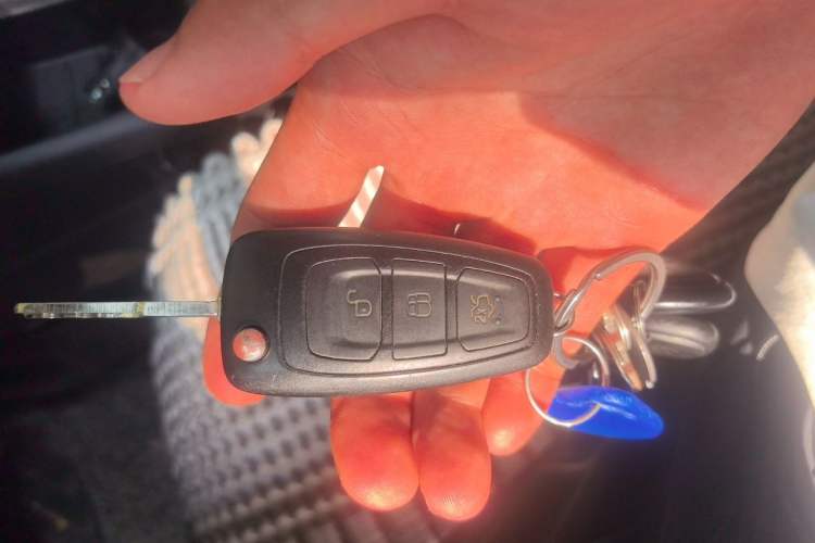 Used Ford Focus 2012 Hatchback 1.6L Automatic Fashion Edition Vehicle Key
