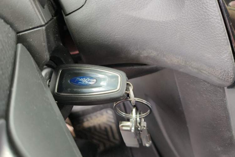 Used Ford Focus 2012 Sedan 1.6L Automatic Fashion Edition Vehicle Key