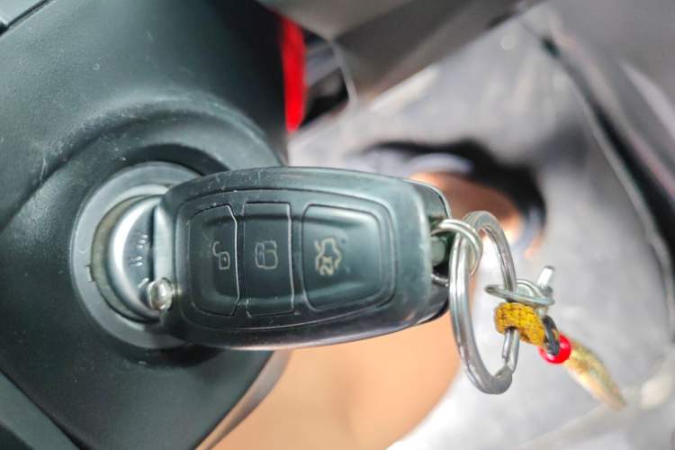 Used Ford Focus 2012 Hatchback 1.6L Automatic Fashion Edition Vehicle Key