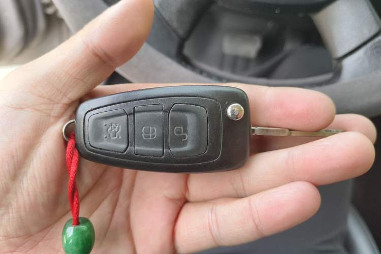 Used Ford Focus 2012 Sedan 1.6L Automatic Fashion Edition Vehicle Key