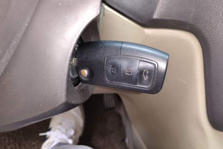 Used Ford Focus 2012 Sedan Classic 1.8L Automatic Fashion Edition Vehicle Key