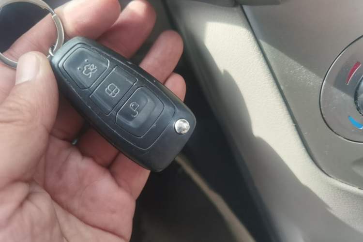 Used Ford Focus 2012 Sedan 1.6L Automatic Fashion Edition Vehicle Key