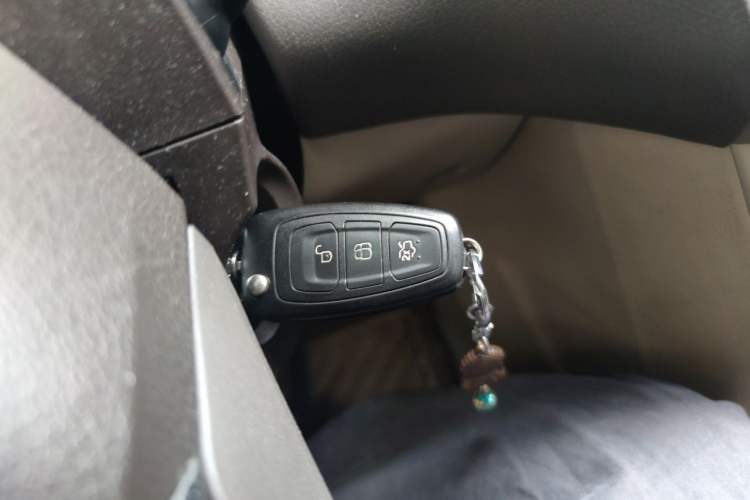 Used Ford Focus 2012 Sedan 1.6L Automatic Fashion Edition Vehicle Key