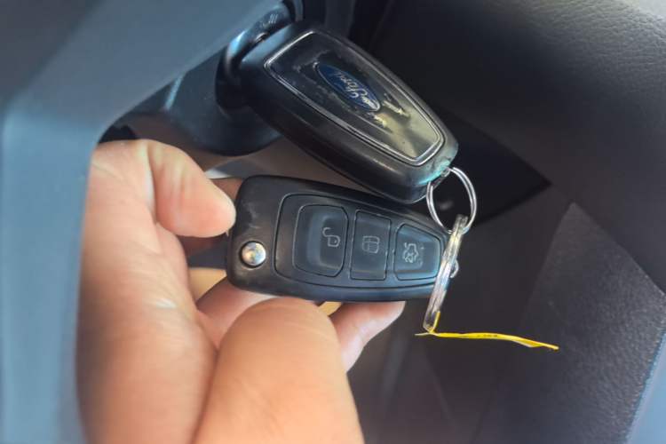 Used Ford Focus 2012 Sedan 1.6L Automatic Fashion Edition Vehicle Key