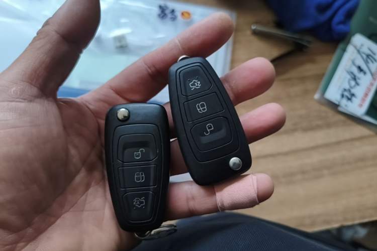 Used Ford Focus 2012 Sedan 1.6L Manual Fashion Edition Vehicle Key
