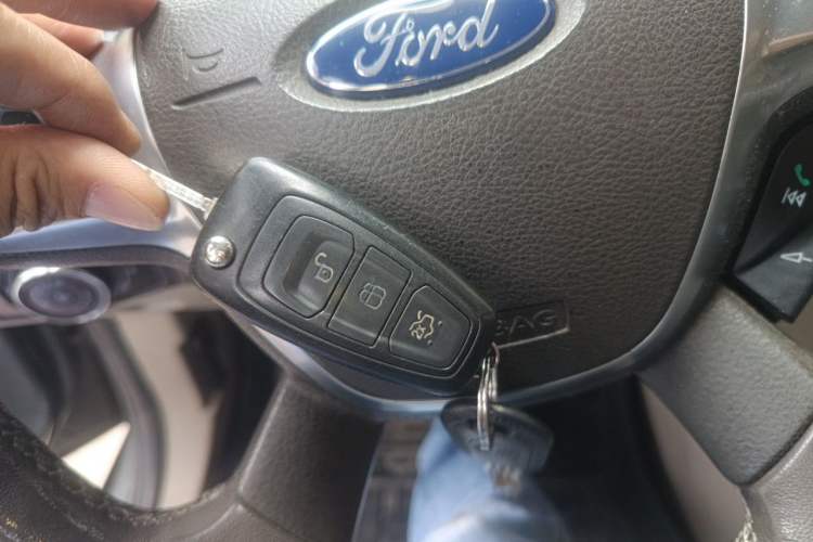 Used Ford Focus 2012 Sedan 1.6L Manual Fashion Edition Vehicle Key