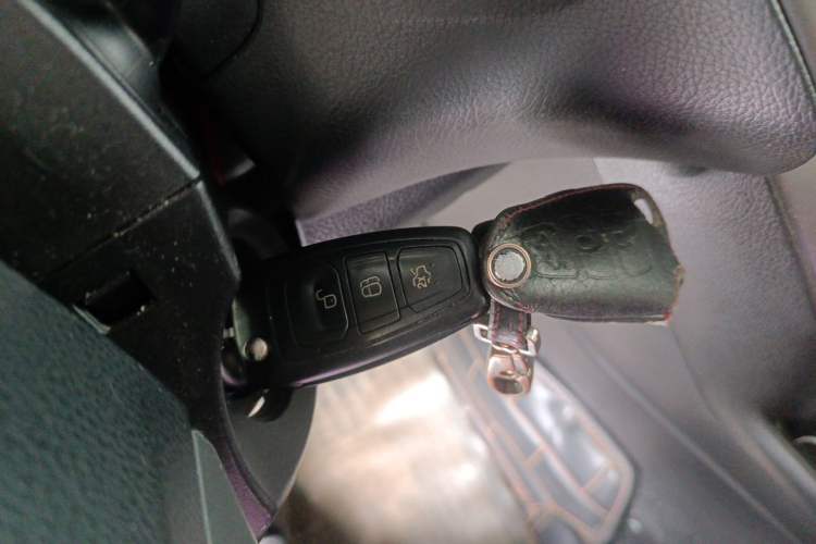 Used Ford Focus 2012 Hatchback 1.6L Automatic Fashion Edition Vehicle Key
