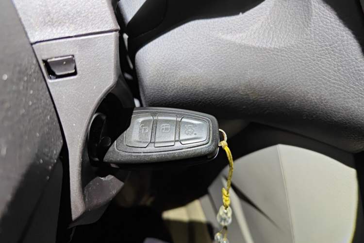 Used Ford Focus 2012 Sedan 1.6L Automatic Fashion Edition Vehicle Key
