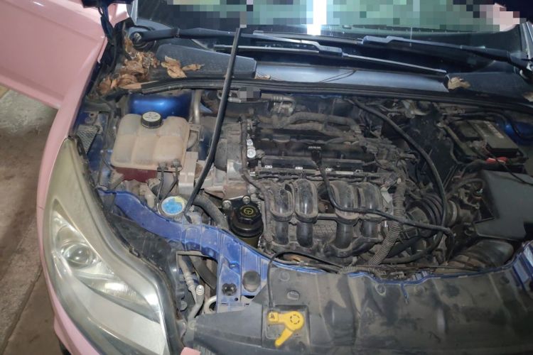 Used Ford Focus 2012 Hatchback 1.6L Automatic Comfort Model Engine Bay Right