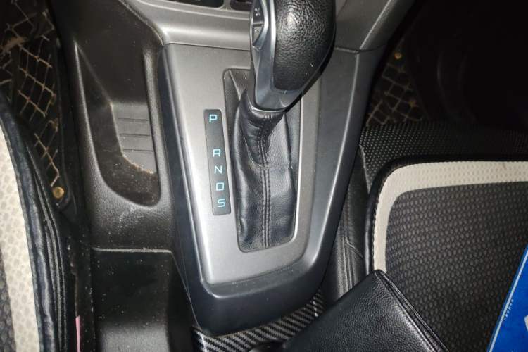 Used Ford Focus 2012 Hatchback 1.6L Automatic Comfort Model Gear Lever