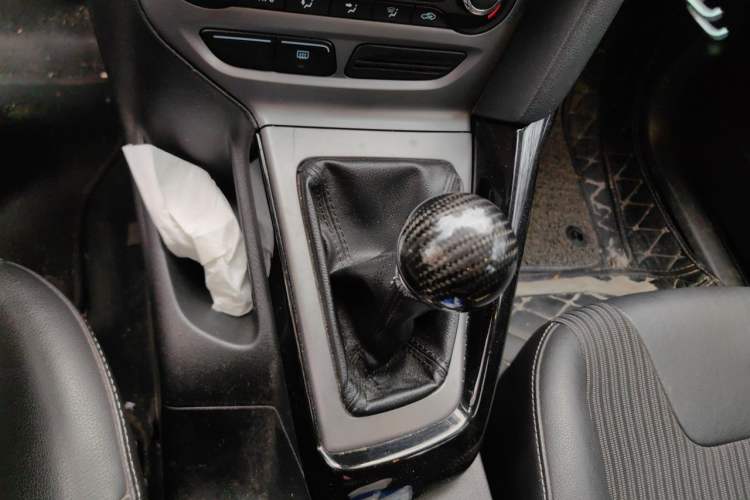 Used Ford Focus 2012 Sedan 1.6L Manual Fashion Edition Gear Lever