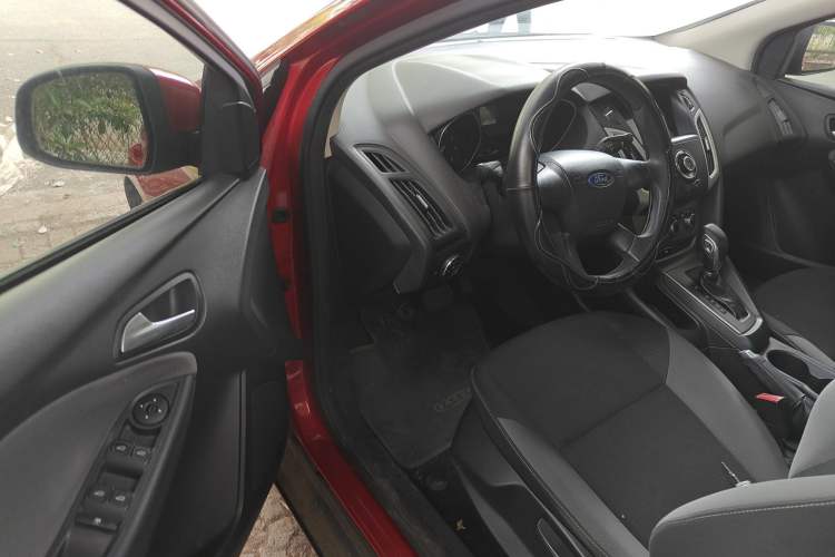 Used Ford Focus 2012 Hatchback 1.6L Automatic Comfort Model Driver Seat