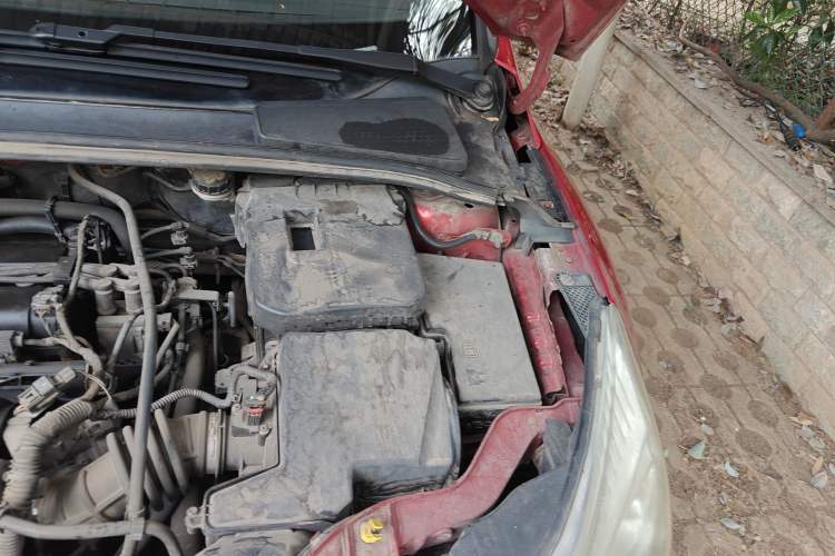 Used Ford Focus 2012 Hatchback 1.6L Automatic Comfort Model Engine Bay Left