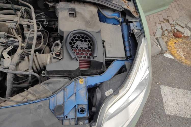 Used Ford Focus 2012 Hatchback 1.6L Manual Comfort Model Engine Bay Left