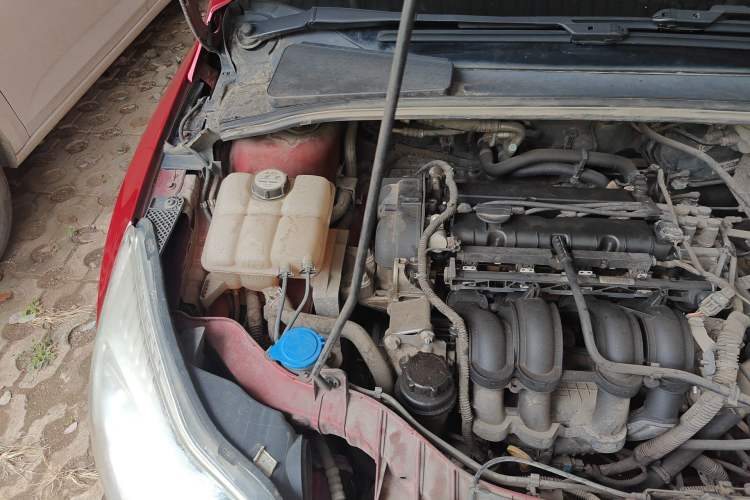 Used Ford Focus 2012 Hatchback 1.6L Automatic Comfort Model Engine Bay Right