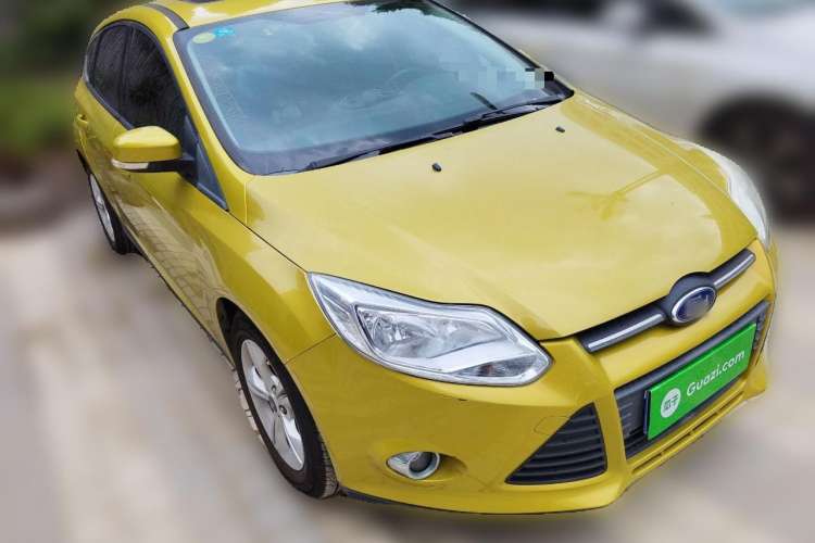 Used Ford Focus 2012 Hatchback 1.6L Automatic Fashion Edition Front Right 45 Deg