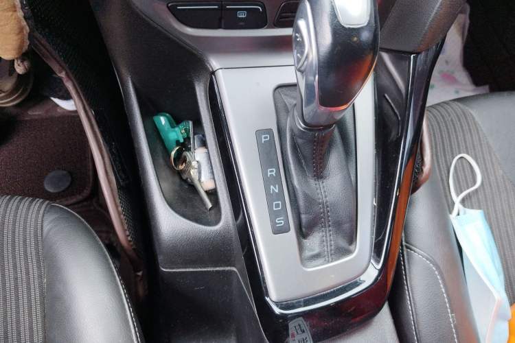 Used Ford Focus 2012 Hatchback 1.6L Automatic Fashion Edition Gear Lever