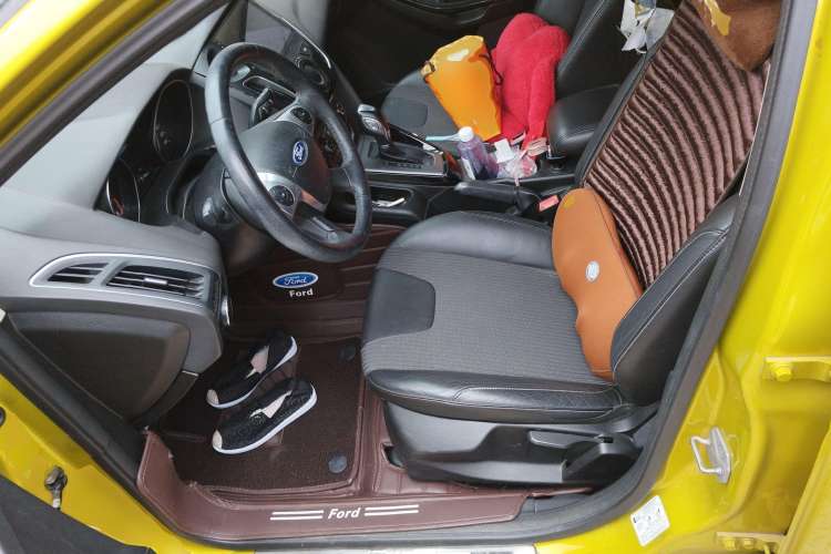 Used Ford Focus 2012 Hatchback 1.6L Automatic Fashion Edition Left Front Seat