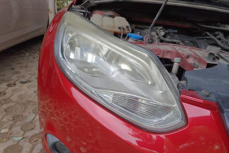 Used Ford Focus 2012 Hatchback 1.6L Automatic Comfort Model Right Front Headlight