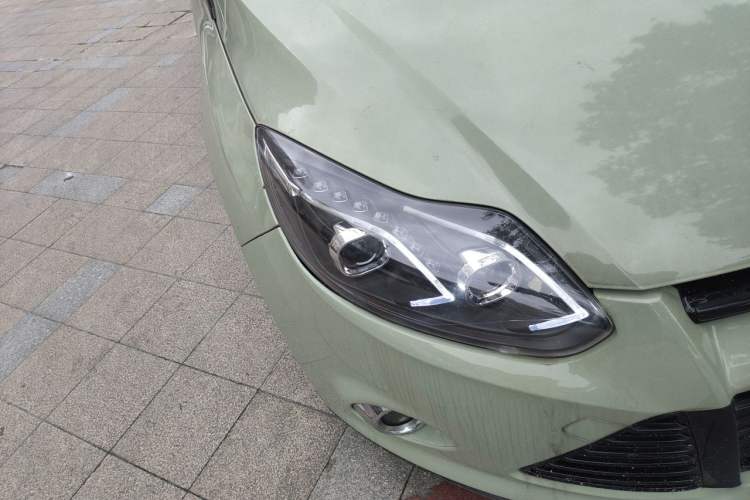 Used Ford Focus 2012 Hatchback 2.0L Automatic Luxury Sport Model Right Front Headlight