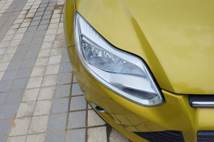Used Ford Focus 2012 Hatchback 1.6L Automatic Fashion Edition Right Front Headlight