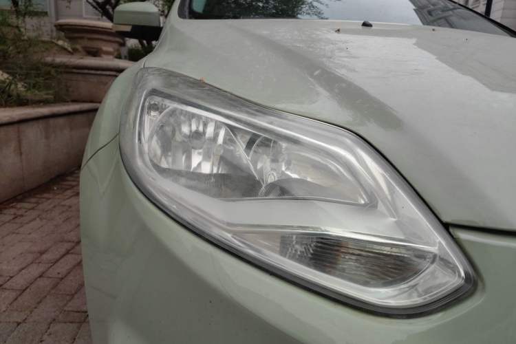 Used Ford Focus 2012 Hatchback 1.6L Manual Comfort Model Right Front Headlight