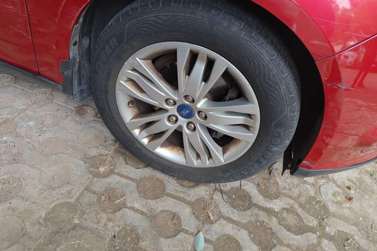 Used Ford Focus 2012 Hatchback 1.6L Automatic Comfort Model Right Front Wheel Hub