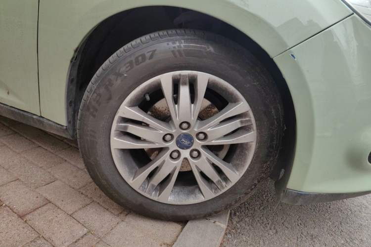 Used Ford Focus 2012 Hatchback 1.6L Manual Comfort Model Right Front Wheel Hub