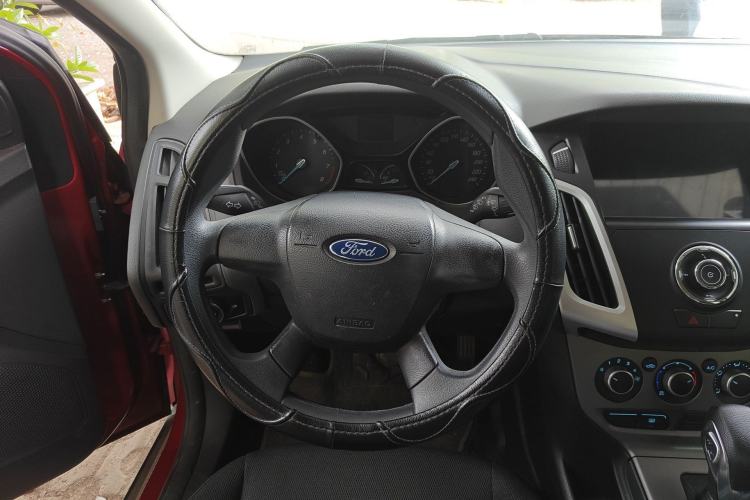 Used Ford Focus 2012 Hatchback 1.6L Automatic Comfort Model Steering Wheel