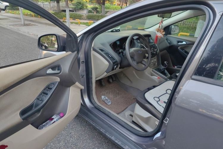Used Ford Focus 2012 Sedan 1.6L Manual Comfort Model Driver Seat