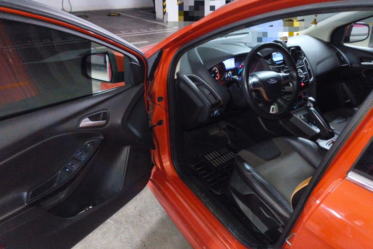 Used Ford Focus 2012 Hatchback 2.0L Automatic Luxury Sport Model Driver Seat