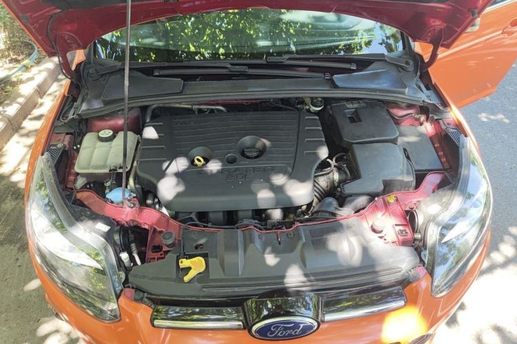 Used Ford Focus 2012 Hatchback 2.0L Manual Luxury Sport Model Engine Bay