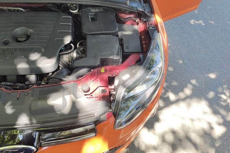 Used Ford Focus 2012 Hatchback 2.0L Manual Luxury Sport Model Engine Bay Left