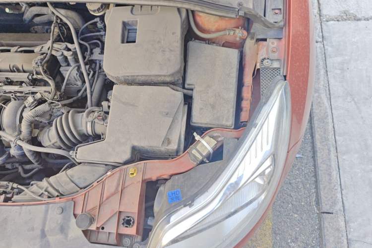 Used Ford Focus 2012 Hatchback 1.6L Automatic Fashion Edition Engine Bay Left