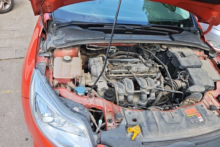 Used Ford Focus 2012 Hatchback 1.6L Automatic Fashion Edition Engine Bay Right
