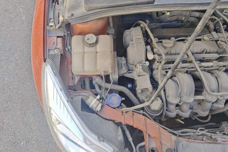 Used Ford Focus 2012 Hatchback 1.6L Automatic Fashion Edition Engine Bay Right
