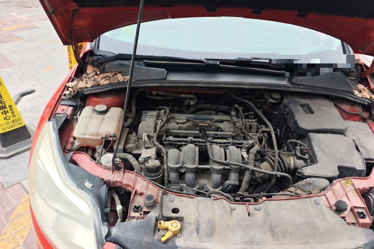Used Ford Focus 2012 Hatchback 1.6L Automatic Comfort Model Engine Bay Right