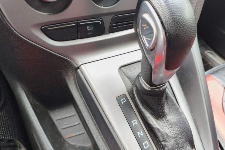 Used Ford Focus 2012 Hatchback 1.6L Automatic Comfort Model Gear Lever