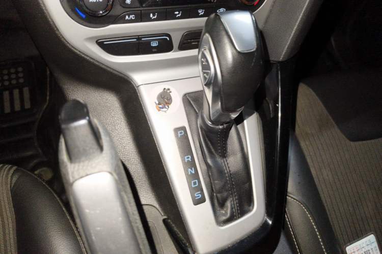 Used Ford Focus 2012 Hatchback 2.0L Automatic Luxury Sport Model Gear Lever