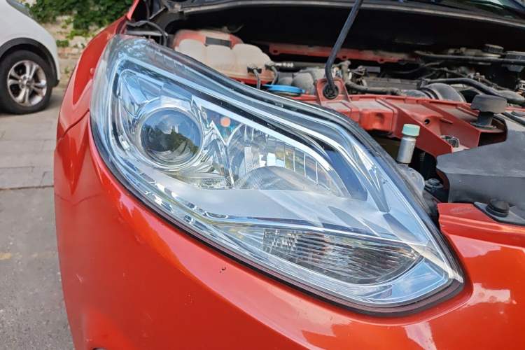 Used Ford Focus 2012 Hatchback 1.6L Automatic Fashion Edition Right Front Headlight