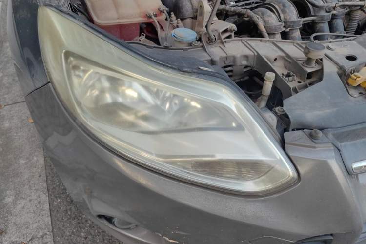 Used Ford Focus 2012 Sedan 1.6L Manual Comfort Model Right Front Headlight