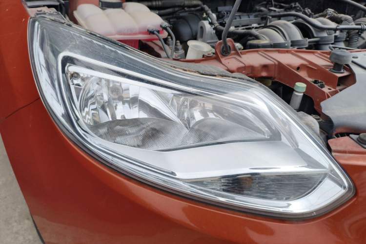 Used Ford Focus 2012 Hatchback 1.6L Automatic Comfort Model Right Front Headlight