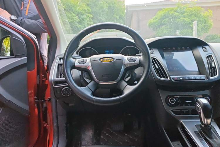 Used Ford Focus 2012 Hatchback 1.6L Automatic Fashion Edition Steering Wheel