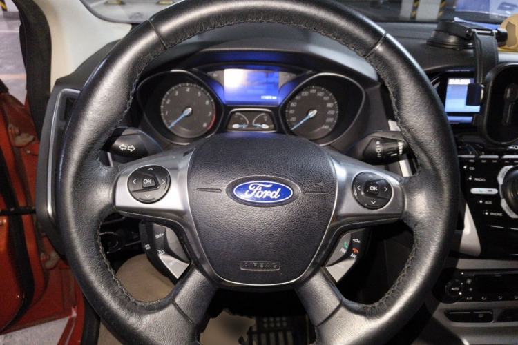 Used Ford Focus 2012 Hatchback 2.0L Automatic Luxury Sport Model Steering Wheel