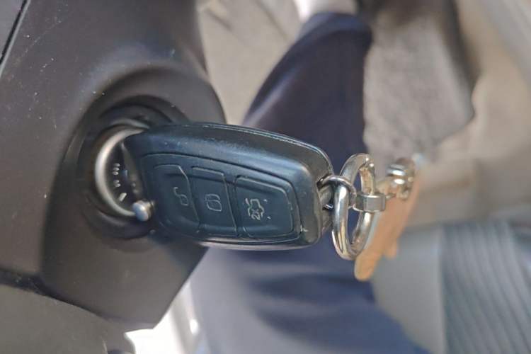 Used Ford Focus 2012 Hatchback 1.6L Automatic Fashion Edition Vehicle Key