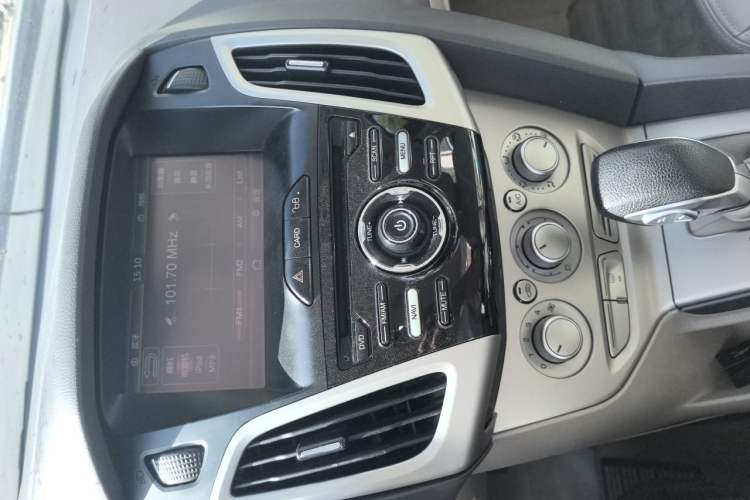 Used Ford Focus 2012 Sedan 1.6L Automatic Comfort Model Audio And AC Panel