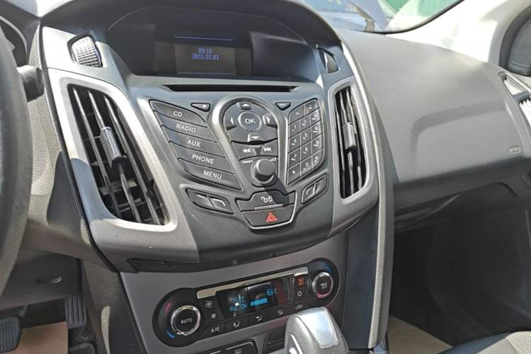 Used Ford Focus 2012 Sedan 1.6L Automatic Fashion Edition Audio And AC Panel