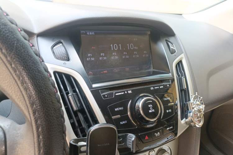 Used Ford Focus 2012 Sedan 1.6L Manual Comfort Model Audio And AC Panel